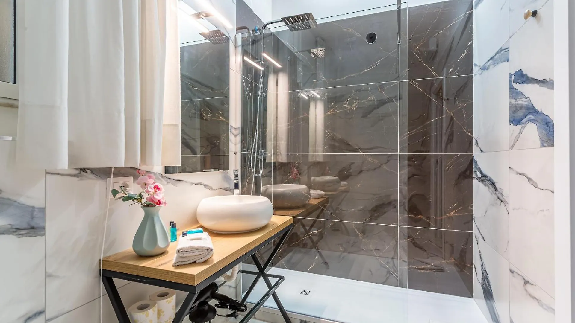 Iflat Monti Brand New Spacious & Comfortable Gem Rome Apartment